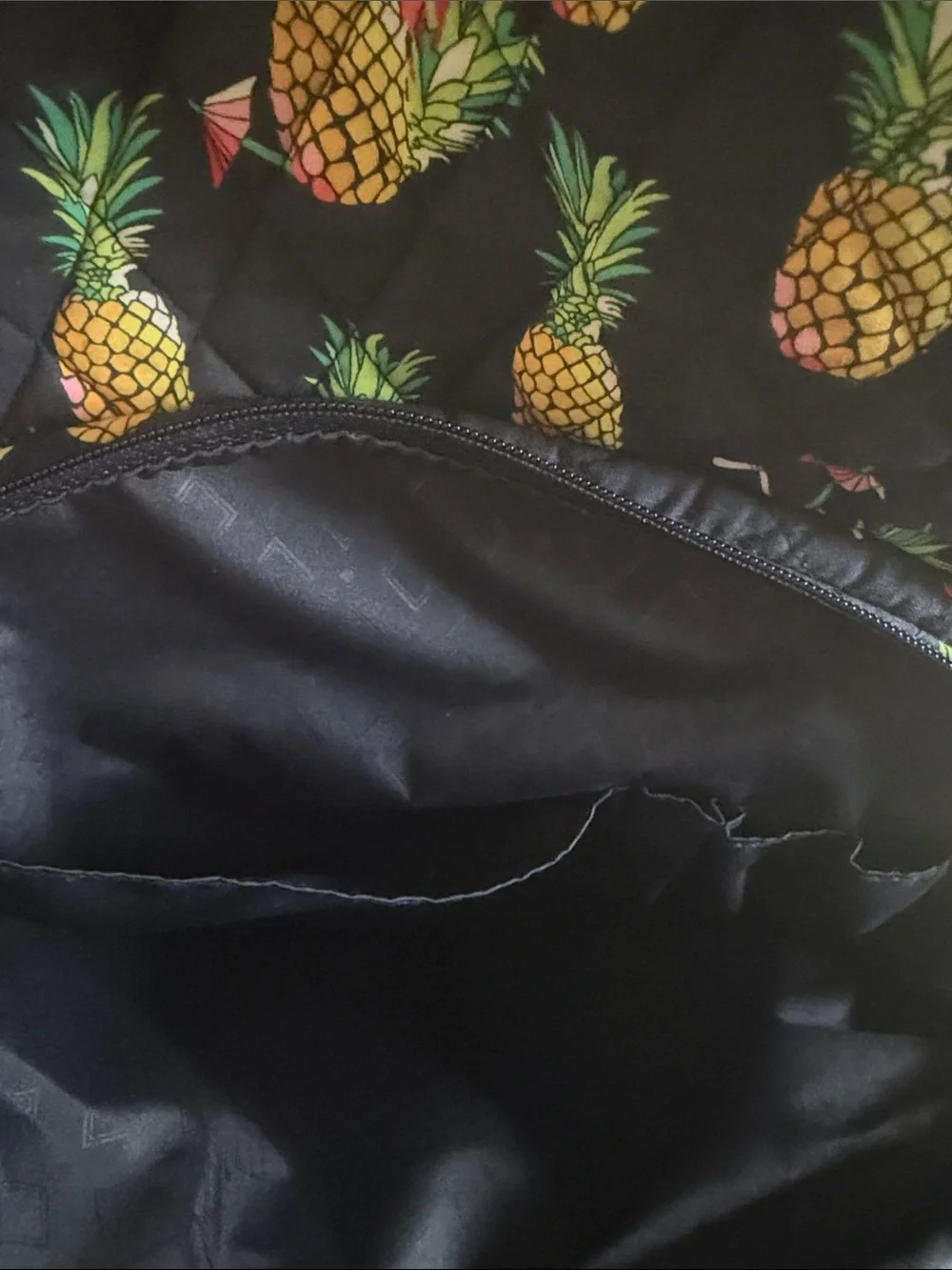 Vera Bradley Navy Quilted Pineapple Print Toucan Party